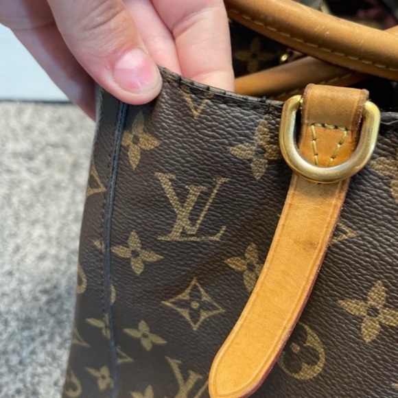 Authentic Louis Vuitton Montaigne MM - Picture 5 of 15